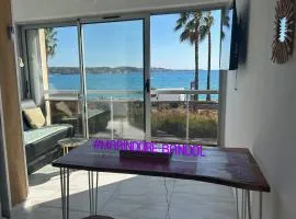 VUE MER ET DEVANT LA PLAGE PARKING MARINDORE Bandol