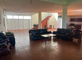 Hotel Dubai, Hotel in El Llano