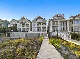 6 Collier Beach Road- Oceanfront, Large Pool, Elevator, FREE Activities Included
