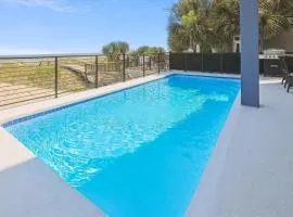 7 Singleton Beach Place- Oceanfront, Private Pool, Renovated, FREE Activities Included