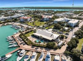 Iconic Faro Blanco Pet Friendly Condo, hotel Marathonban