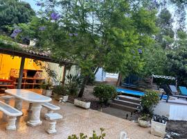 mountain's house, ξενοδοχείο σε Agadão