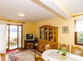Apartments Klara-Gorjana - Two Bedroom Apartment with Balcony and Sea View 1