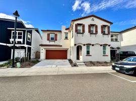 Charming and Modern 3-Bedroom Home in Rocklin, hotel v destinaci Rocklin