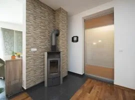 Holiday Home Elijah Creek - One Bedroom Home with Pool