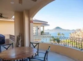 Beachfront, Premium Ocean View, 5 Star, VLE 1604