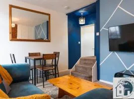 Large 4BR Reading Townhouse Near Town Centre - Contractor Stay & Free Parking