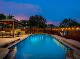 Valley Vista Luxury Retreat w Pool Cinema Games