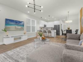 Upstay - Modern Family Townhome with Pool, Hotel in Orlando