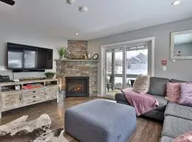 Beautifully Renovated 2 Room, 2 Bath Suite in Killington - Shuttle and Summer Pool! 542