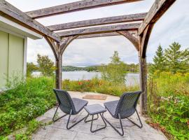 Home with Private Dock Near Colgate University, hotel di Hamilton