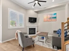Carlsbad Village Escape 3-Bed 2,5-Bath steps from the beach