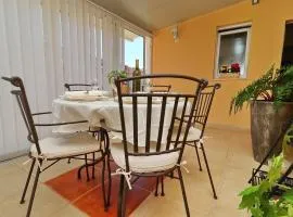 Sunshine Apartment Doda - Three Bedroom Apartment with Balcony and Sea View