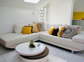 Villa Tonika -Two Bedroom Apartment with Terrace A2, khách sạn ở Povlja