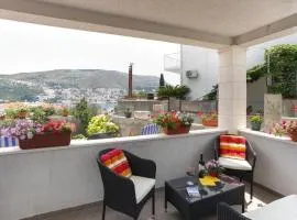 Apartments Pojko - One-Bedroom Apartment with Terrace Yellow