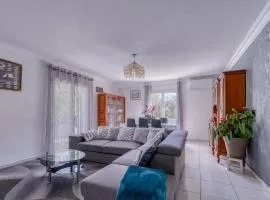 Le Bonheur d'Accueillir - Apt de 120 m2 avec jardin