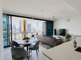 The Grand Panorama Riverside Escape with 3BD