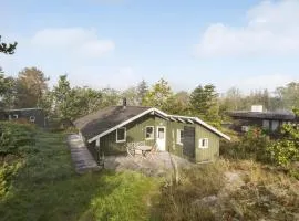 Awesome Home In Ålbæk With Wifi