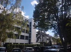 Big spacy Room for 2 person,close to trade fair, free parking, supermarket near