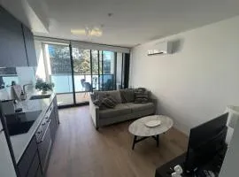 Central CBD - parking - sleeps 4