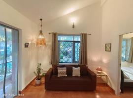Beachside Apartment - Cozy By The Sea Goa, villa in Panaji
