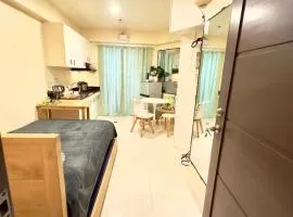 BURNHAM HILL CONDOMINIUM