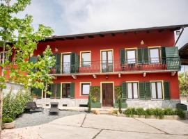 Agriturismo Ca' del Clat, hotel v destinaci Bagnolo Piemonte