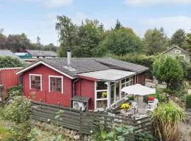 Cozy Home In Lundby With Wifi