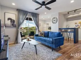 Comfy ATX Apt plus Balcony and Smart TV and Free Parking