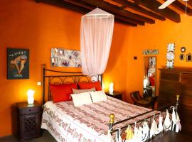 Histórica Casa con vistas al Jardín de Cactus y montañas, hotel din Mogán