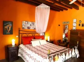 Histórica Casa con vistas al Jardín de Cactus y montañas