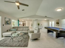 Villa Sunset Avenue by CoralVilla-modern, pool table, hotel v destinaci Shell Point Village