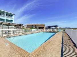 Beachfront Condo with Pool Access in Port Aransas