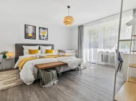 Stylish Family & Business Apartment in Homburg - nahe Uniklinik - ruhig gelegen - 3 SZ - bis zu 6 Pers - Balkon - Badewanne - WLAN 250 Mb - Parkplätze - Self-Check-in, hotel in Homburg