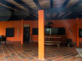 Hospedaje RioBosque San Carlos, hotel a San Carlos