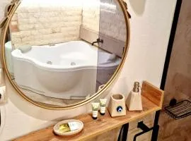 Golden City Center Suites