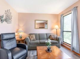 The Roost Royale-No Stairs Indoor pool Hot Tub, Hotel in Branson