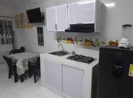 RENTA APARTAESTUDIO EN EL RODADERO SANTA MARTA CERCA DEL MAR
