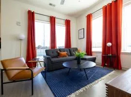 Modern Nulu 2BR by CozySuites 04