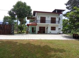 White House Family Stay, holiday home in Maspota