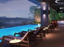 1708 Pool Gym Wi-Fi with Netflix Near Ayala and IT Park