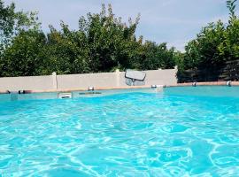Appartement T2 confortable - ParisGetAway95, Hotel in Pierrelaye
