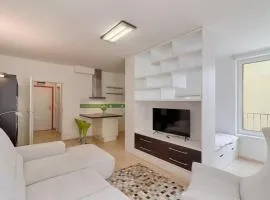 Peace and Comfort Near Center with Balcony, 500MB WIFI