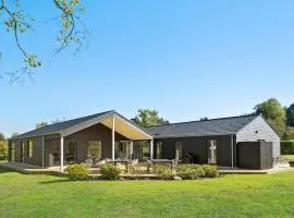 Awesome Home In Fårvang With Sauna