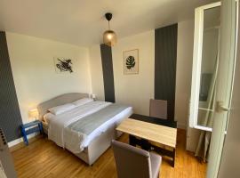 Studio de charme, cheap hotel in Pantin