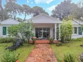 Gorgeous Home In Saint-Brevin-Les-Pins