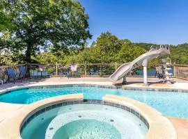 Artilla Cove Cabin 1- Lakeside - Pool & Hot Tub