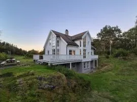 Awesome Apartment In Uggdal With Wifi