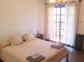 Hostel Lilia, Ezeiza airport, Hospital Bicentenario Monte Grande、モンテ・グランデのホテル