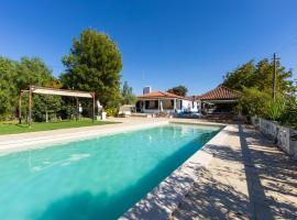 Modern Alentejo Villa Private Pool & Nordic Spa, Hotel in Santo António do Alcôrrego